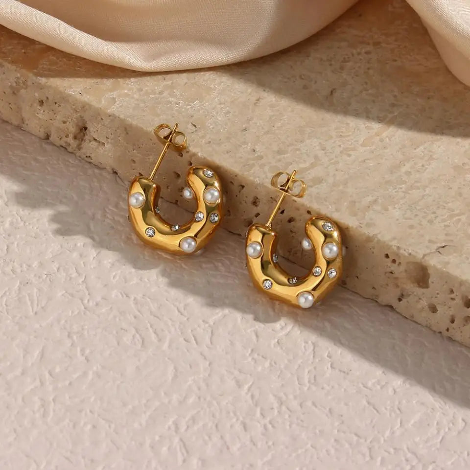 Brinco Argola Cravejado com Pérola e Zircônia