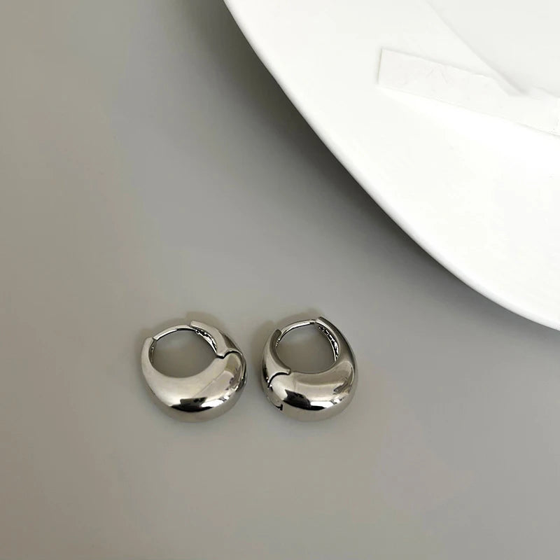 Brincos de Argola Oval Minimalista