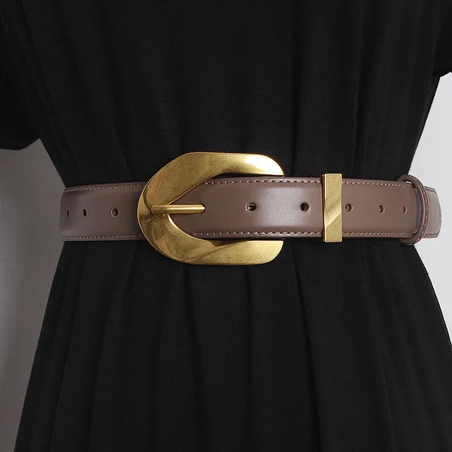Cinto Maxi em Couro com Fivela Dourada