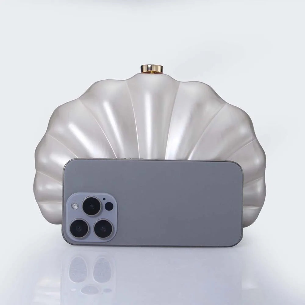 Clutch Concha Perolada com Alça Marmorizada