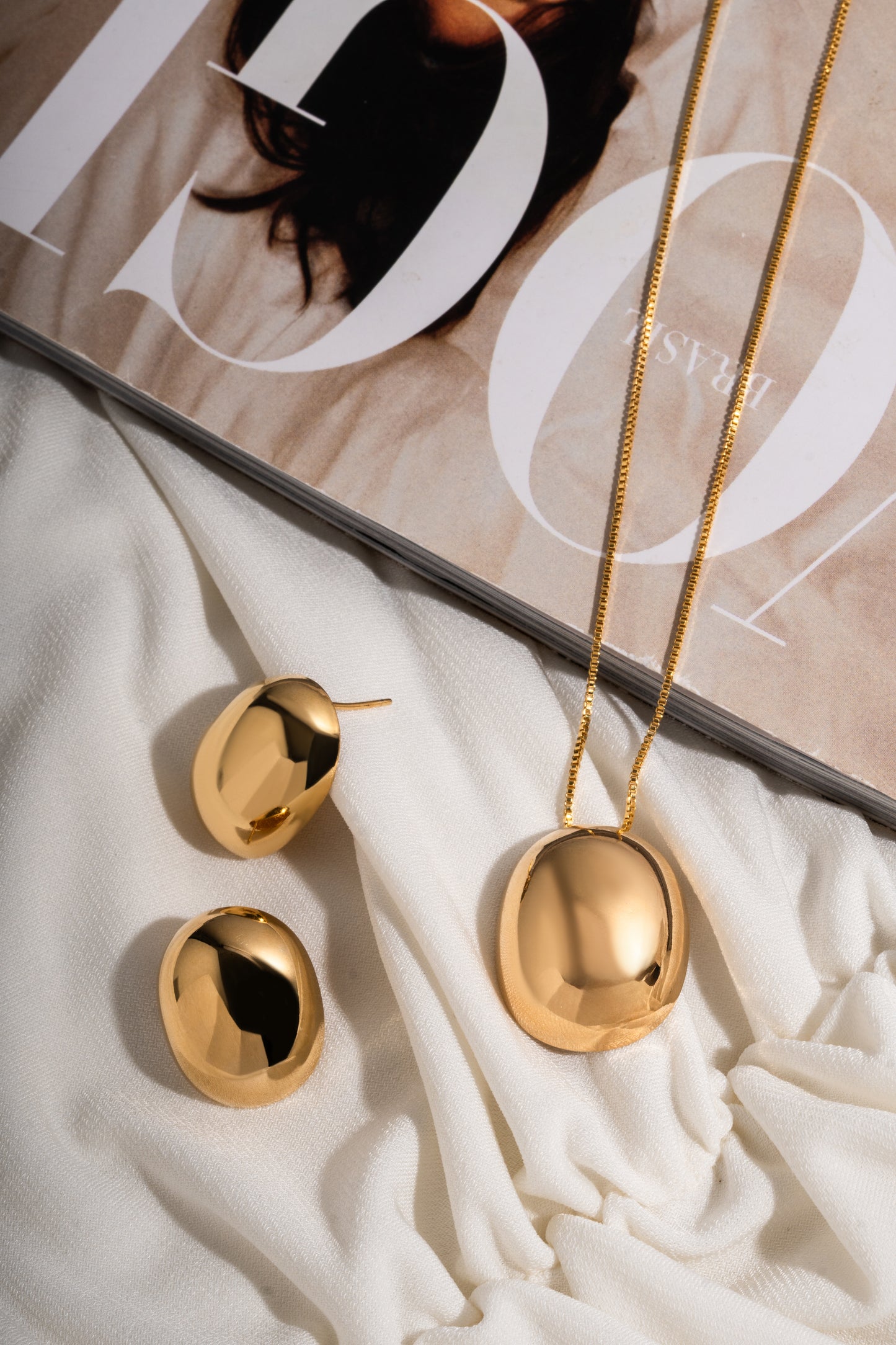 Conjunto Bolas Orgânicas Dourado Liso