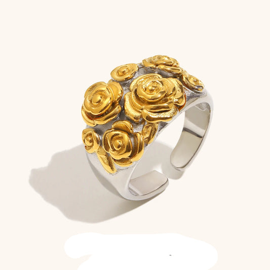 Anel com Aplicação de Flor Dourado Ajustável