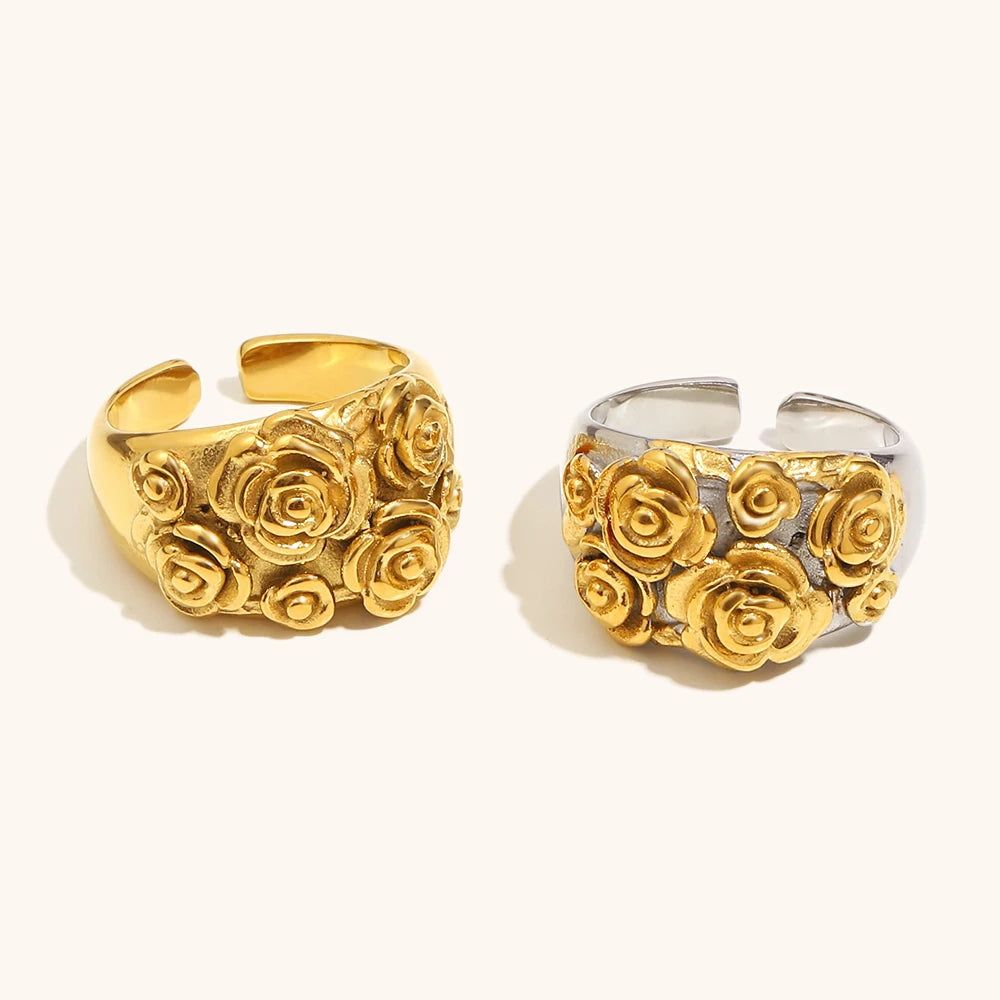 Anel com Aplicação de Flor Dourado Ajustável
