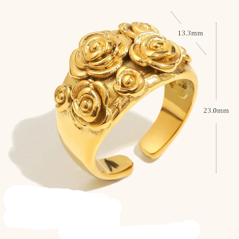 Anel com Aplicação de Flor Dourado Ajustável