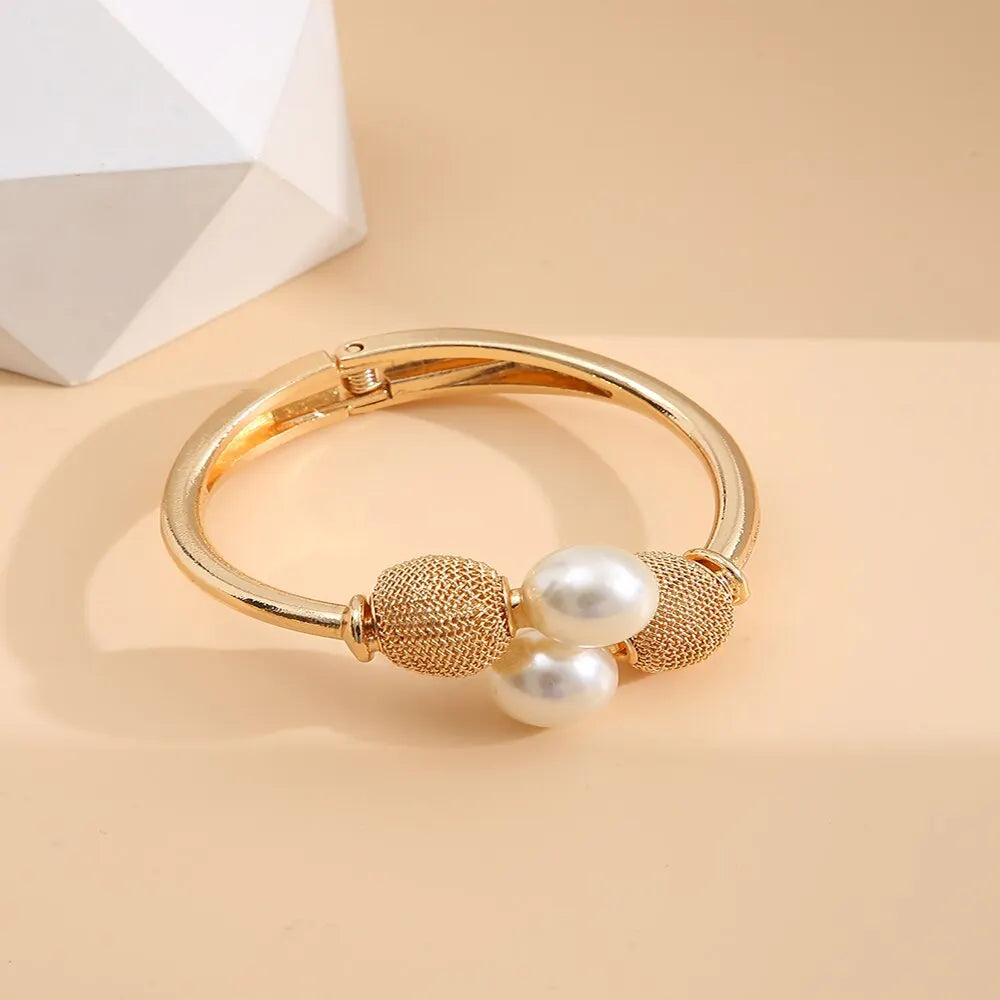 Bracelete Ajustável com Pérola