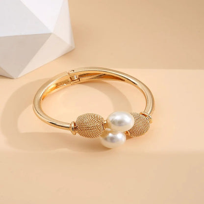 Bracelete Ajustável com Pérola