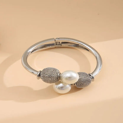 Bracelete Ajustável com Pérola