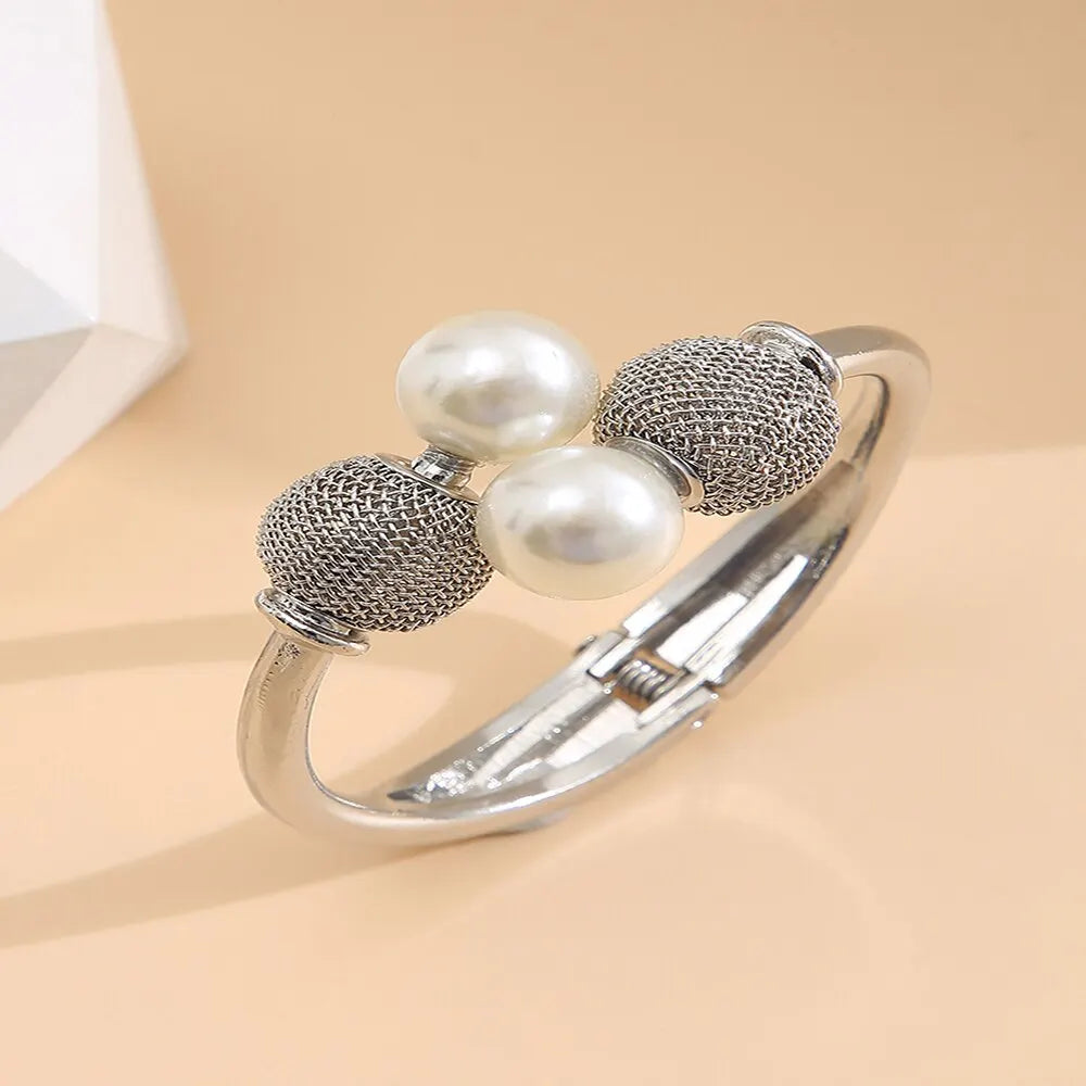 Bracelete Ajustável com Pérola