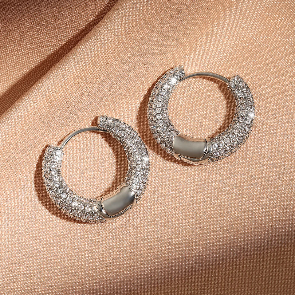 Brinco Argola Cravejada com Zircônias