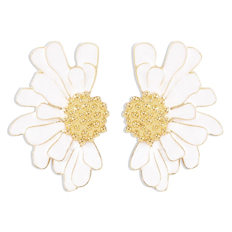 Brinco Flor Romântica com Detalhes Dourados