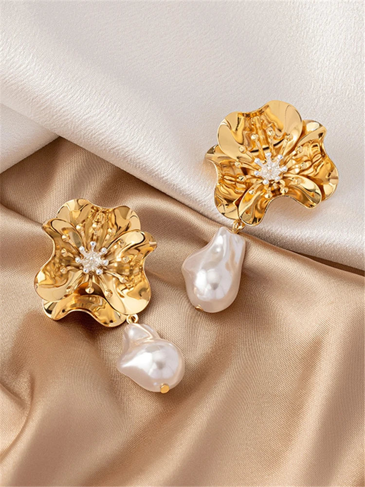Brinco Flor com Pérola