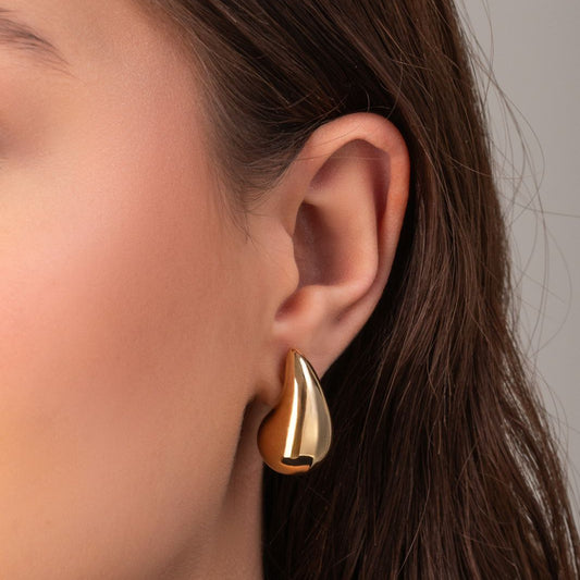 Brinco Gota Lisa Dourado