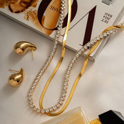 Brinco Gota Lisa Dourado
