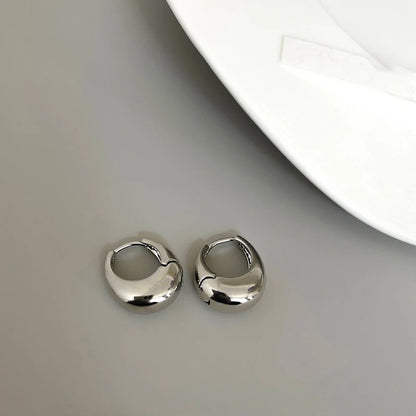Brincos de Argola Oval Minimalista