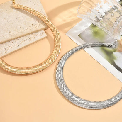 Colar Choker Tubo Dourado