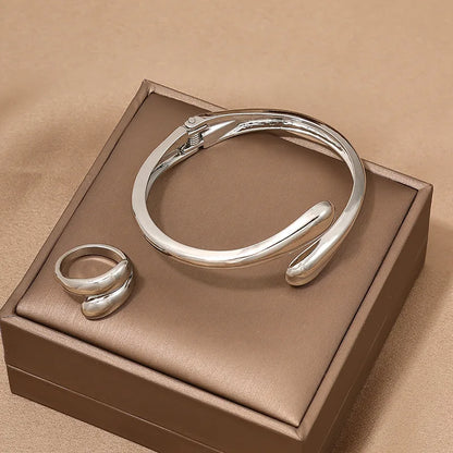 Conjunto Colar, Pulseira e Anel Contorno