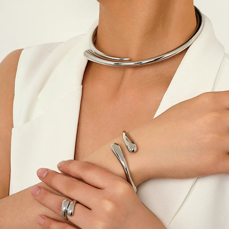 Conjunto Colar, Pulseira e Anel Contorno