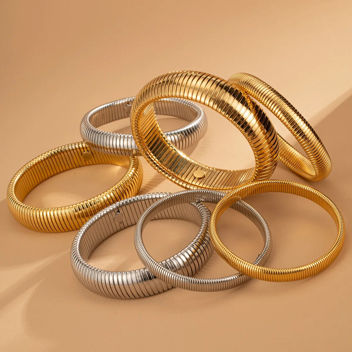 Pulseira Bracelete Mola Dourado / Prateado