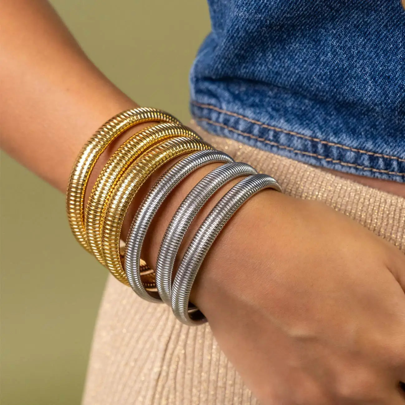 Pulseira Bracelete Mola Dourado / Prateado
