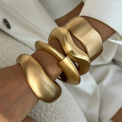 Pulseira Geométrica Dourada Fosca