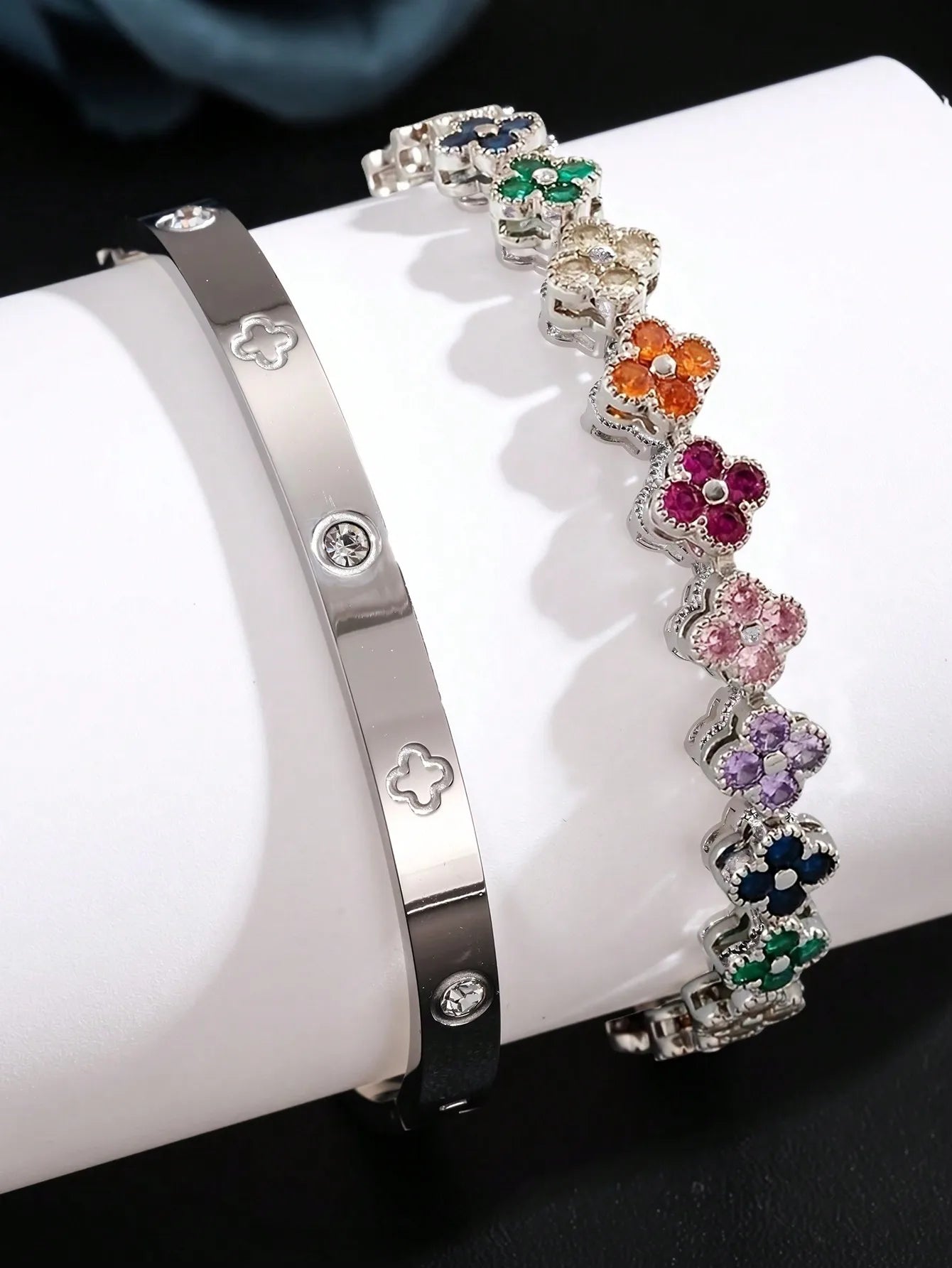 Pulseira Trevo Cravejada + Bracelete com Cristais