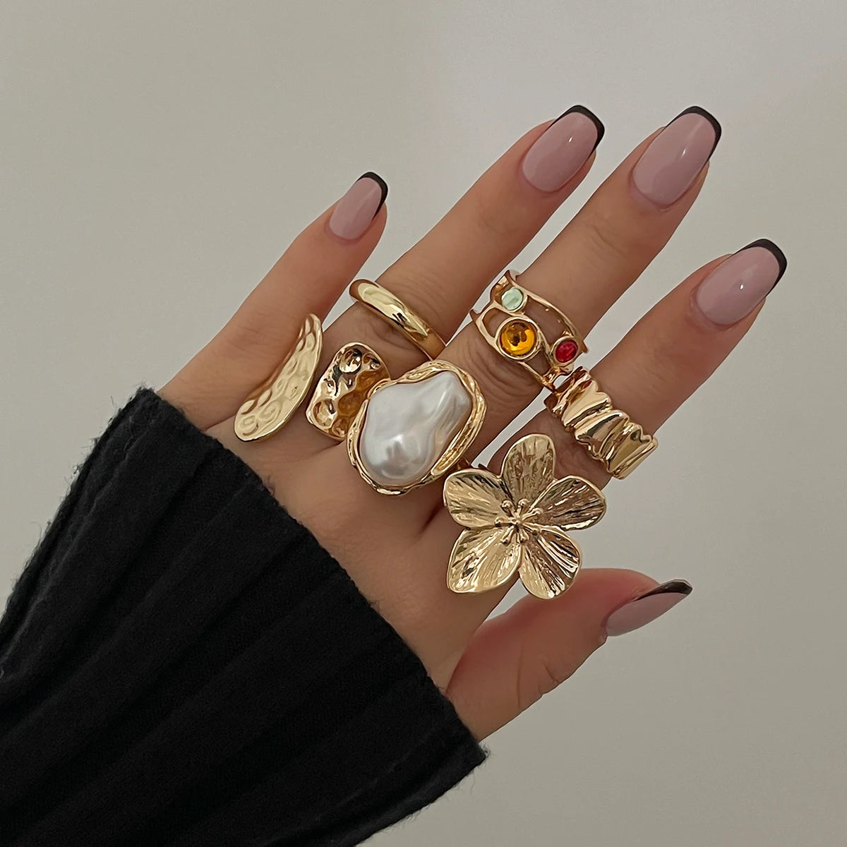 Conjunto de Anéis com Pérola e Pedras Coloridas