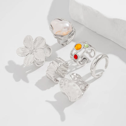 Conjunto de Anéis com Pérola e Pedras Coloridas
