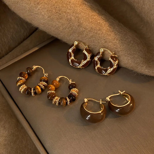Conjunto Trio de Argolas Douradas com Detalhes Marrom