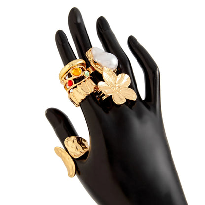Conjunto de Anéis com Pérola e Pedras Coloridas