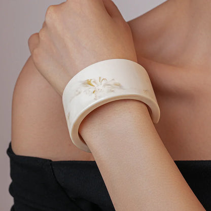 Trio de Pulseira Bracelete Creme com Dourado