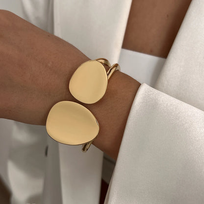 Trio de Pulseiras Esculturas Douradas