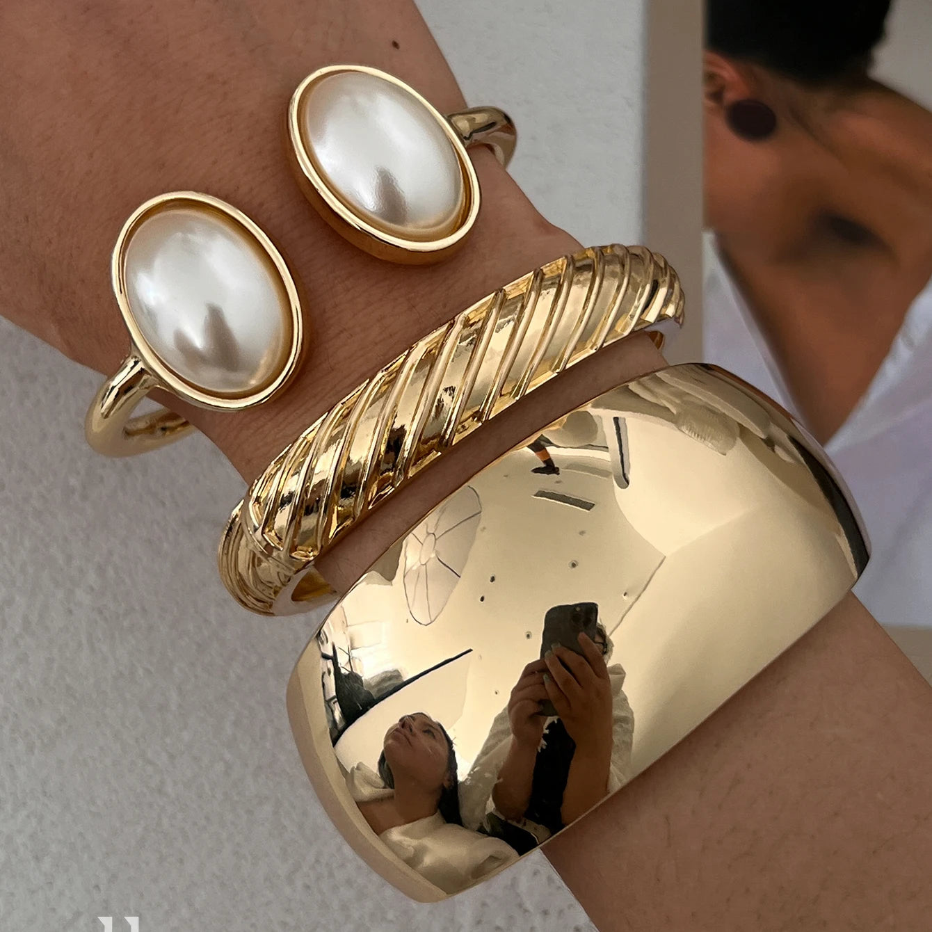 Trio de Pulseiras Esculturas Douradas